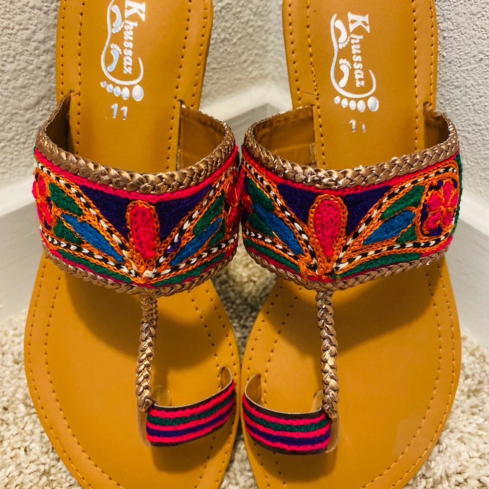 Women flats with high quality hand work